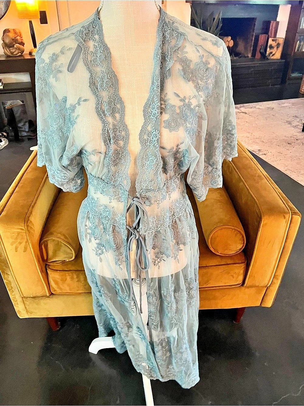 She + Sky Floral Lace wrap in Blue & White Size Small